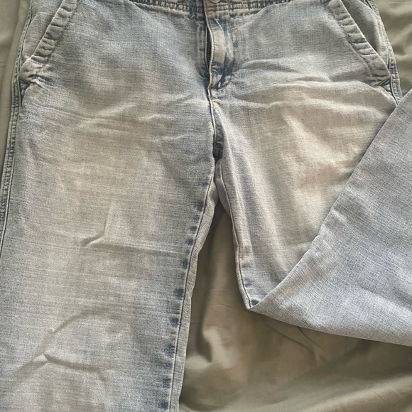Old Navy Relaxed Jeans - Picture 2 of 5